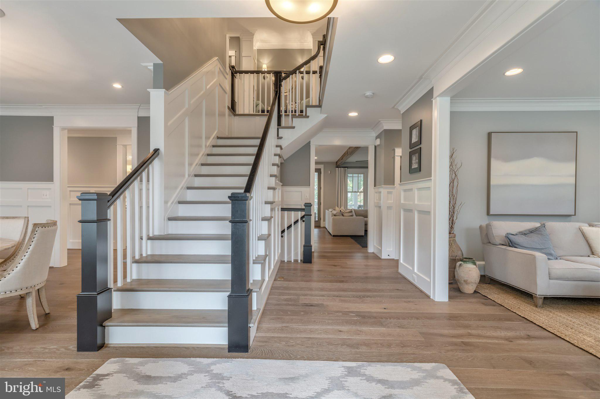 3609 John Marshall Drive Arlington, VA 22207 - Photo 2 of 71 Entryway
