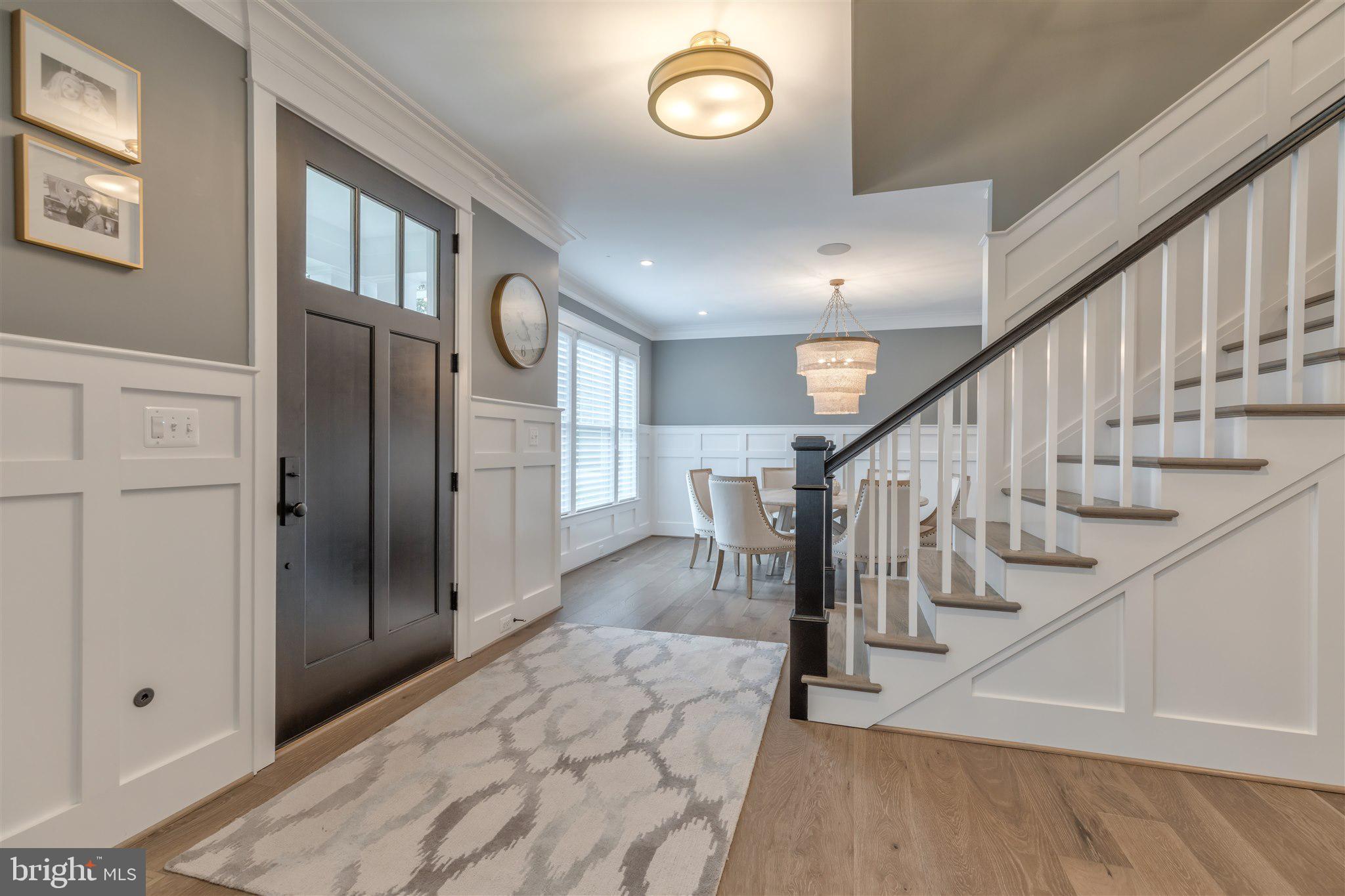 3609 John Marshall Drive Arlington, VA 22207 - Photo 3 of 71 Entryway