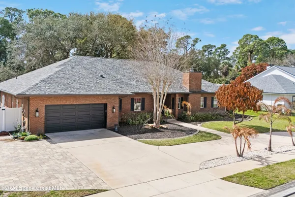 a view of livingroom with furniture and wooden floor
