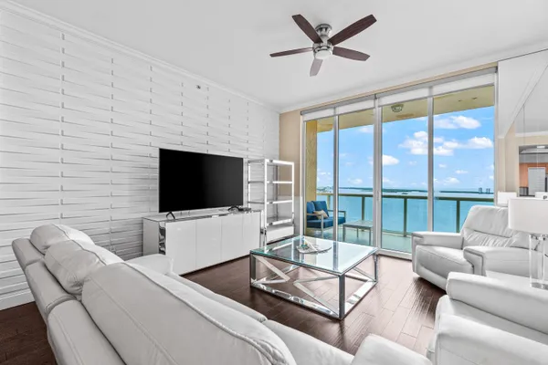 $6,000 | 2650 Lake Shore Drive, Unit 2403, Riviera Beach, FL 33404