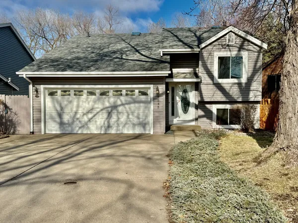 $425,000 | 5545 Knoll Drive, Shoreview, MN 55126