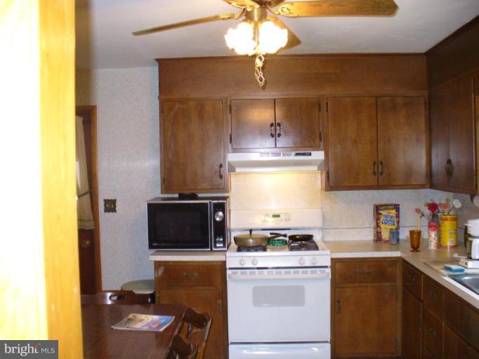 9509 Dawnvale Road Nottingham, MD 21236 - Photo 3 of 14 Kitchen