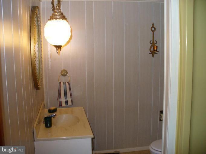 9509 Dawnvale Road Nottingham, MD 21236 - Photo 4 of 14 Bath #1