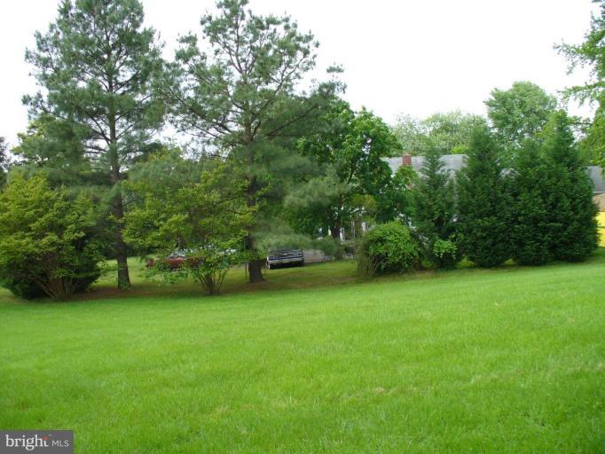 9509 Dawnvale Road Nottingham, MD 21236 - Photo 8 of 14 Back yard