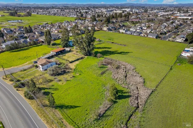 $3,195,000 | 3015 Petaluma Hill Road, Santa Rosa, CA 95404
