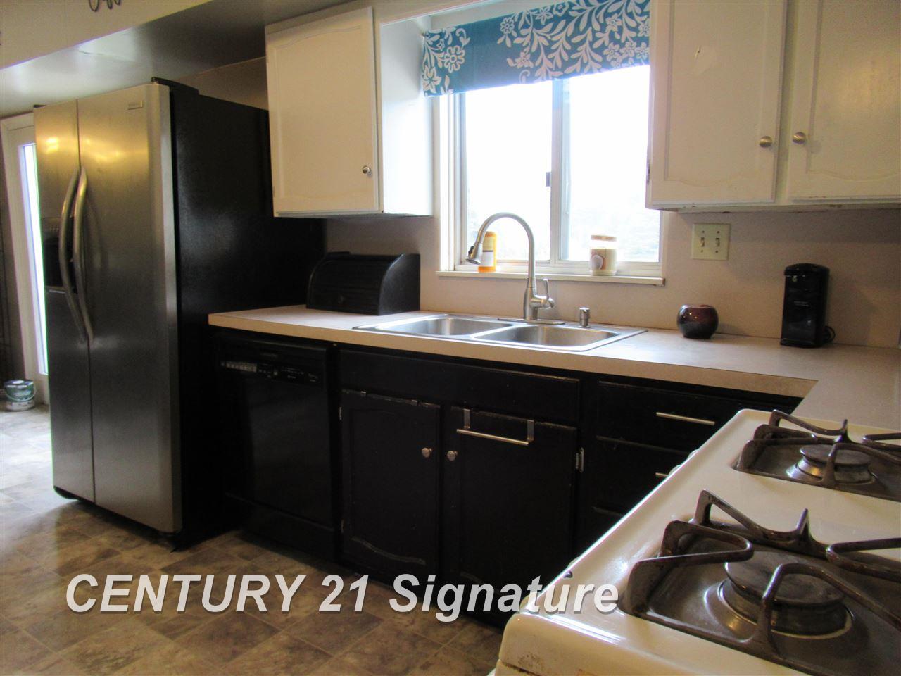 8240 West Stanley Road Flushing, MI 48433 - Photo 11 of 55 Gallery Image 11