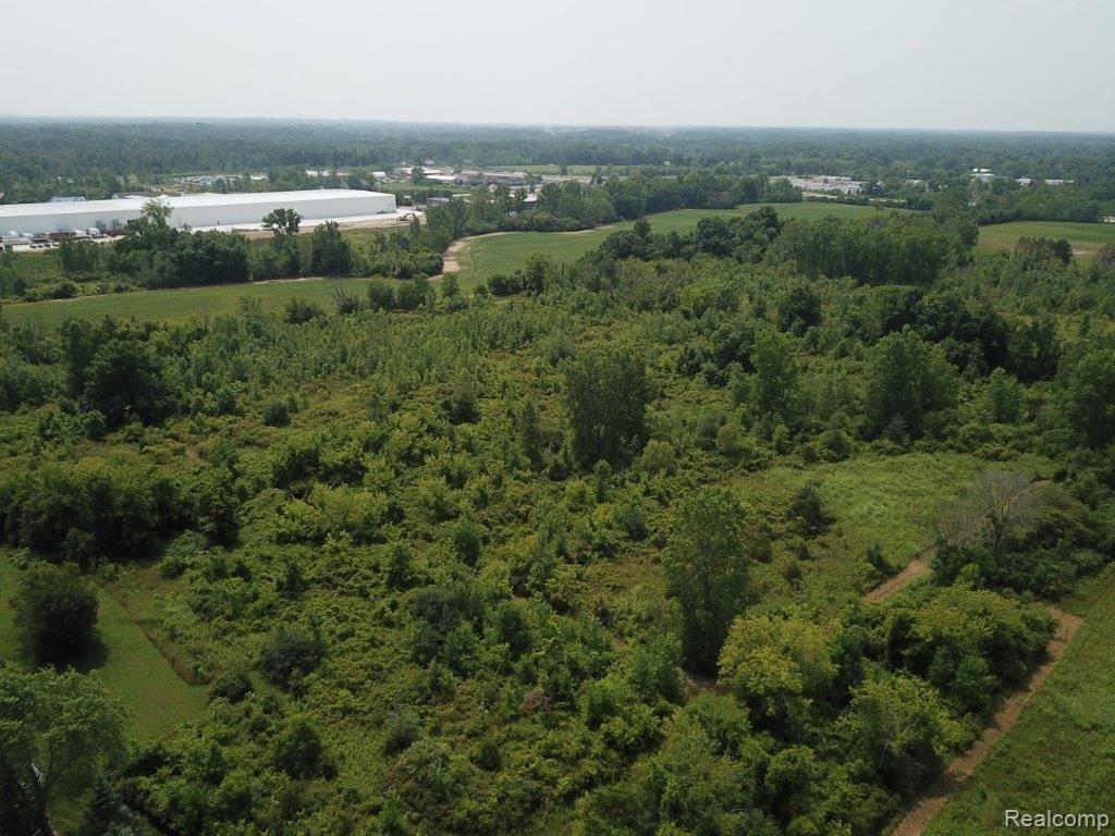 11060 Torrey Road Fenton, MI 48430 - Photo 4 of 6 Gallery Image 4