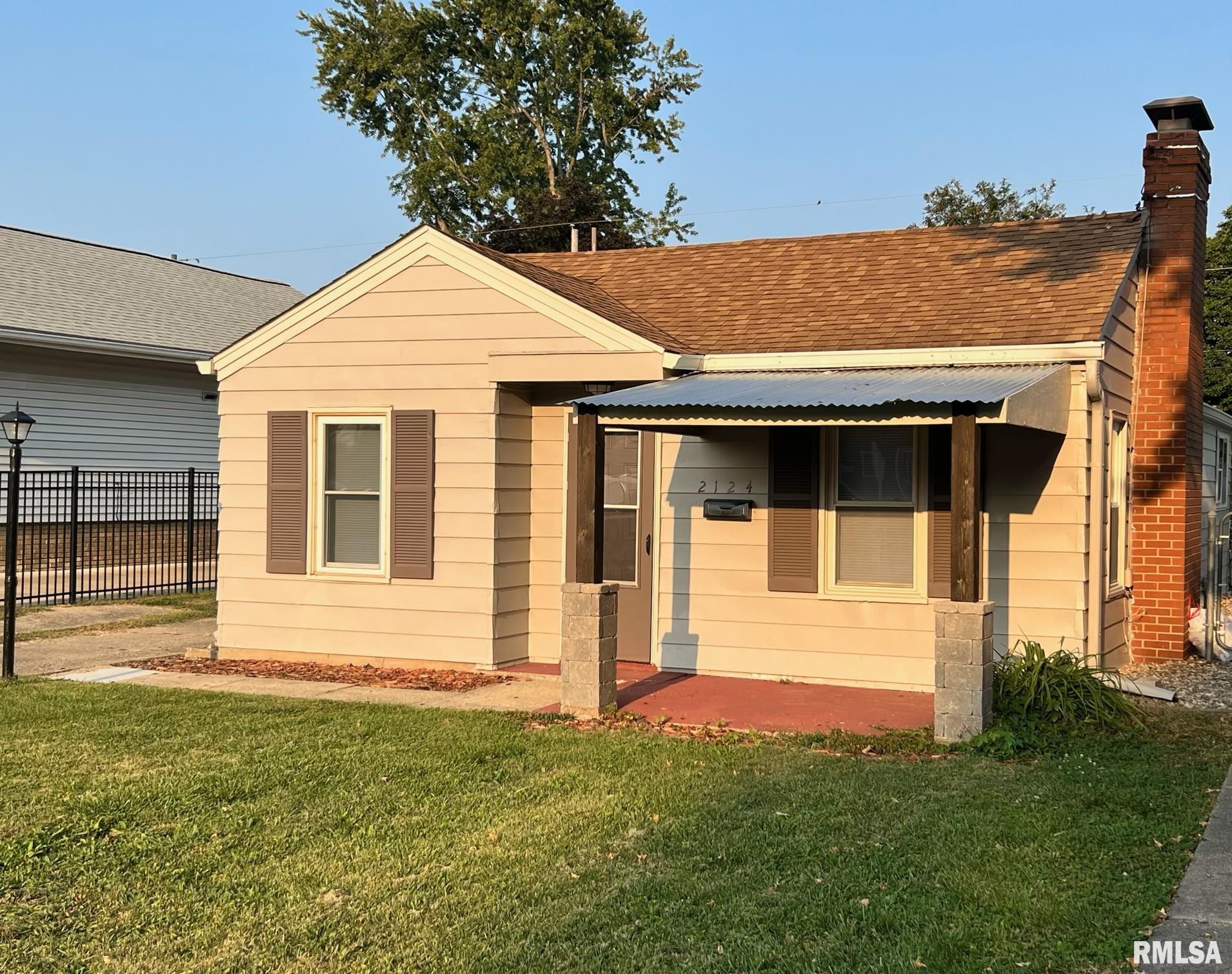 2124 North 19th Street Springfield, IL 62702 - Photo 1 of 21
