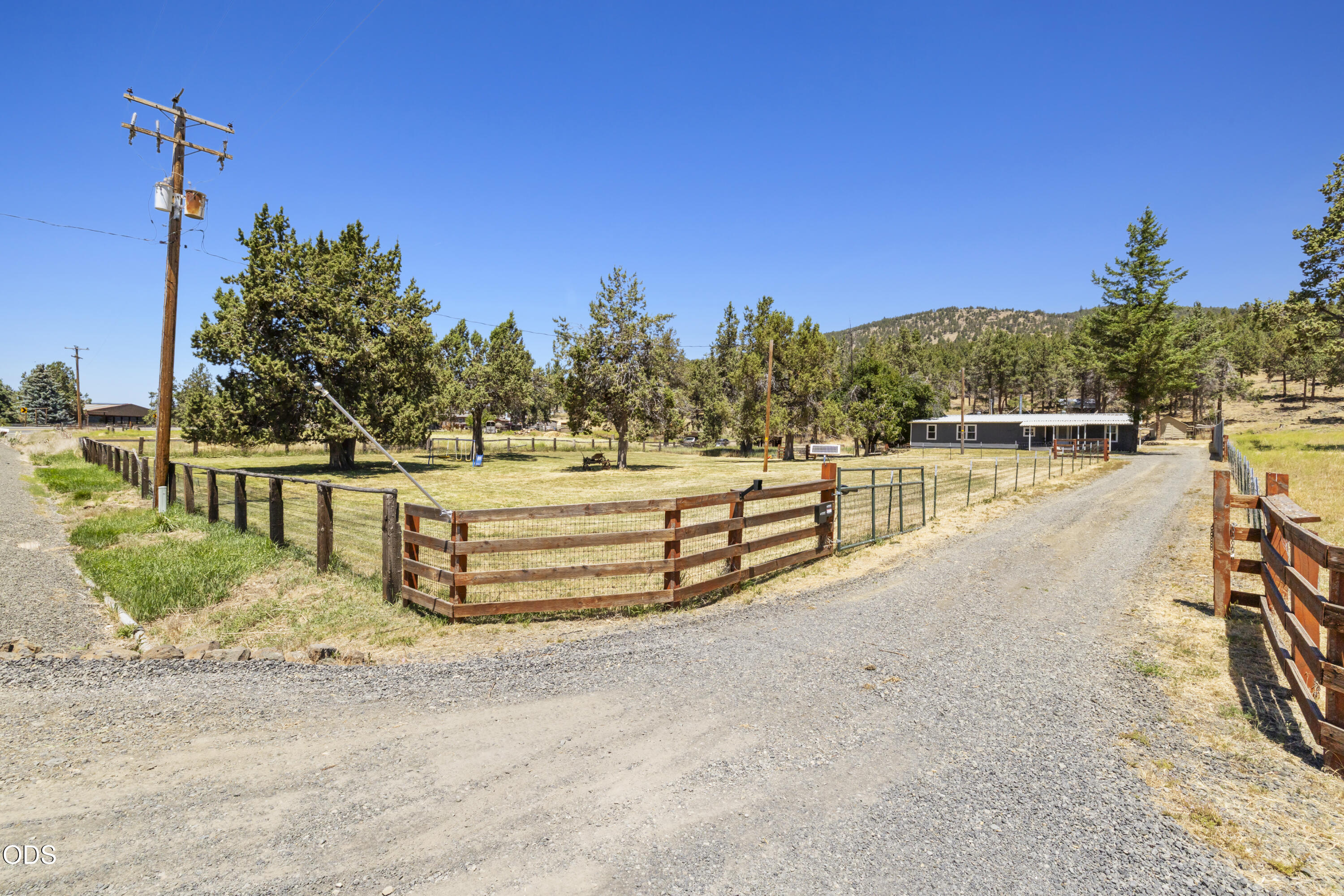 19223 North Poe Valley Road Klamath Falls, OR 97603 - Photo 2 of 58