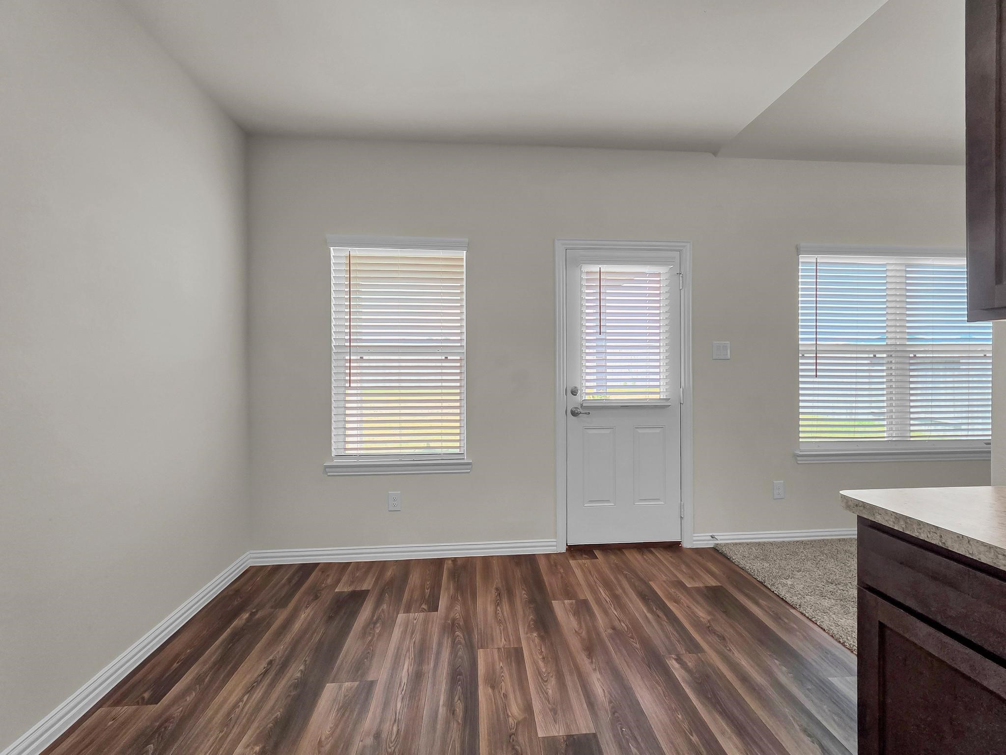 398 Shoreview Drive Conroe, TX 77303 - Photo 14 of 33 Breakfast room