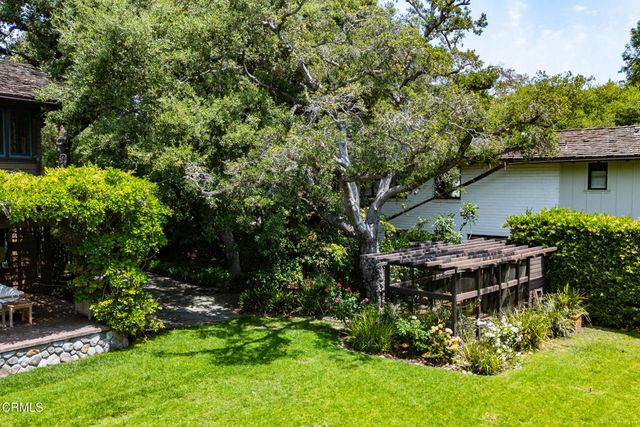 a outdoor view with a sitting space