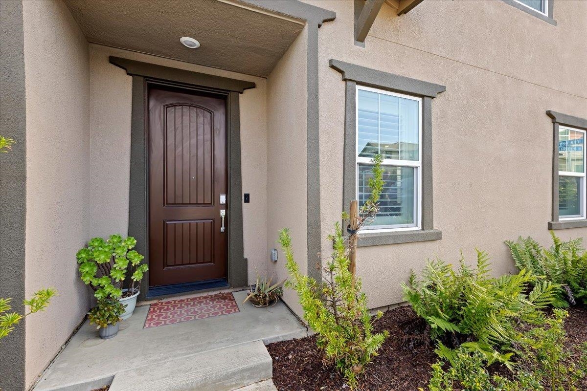 2005 Davoli Court San Ramon, CA 94583 - Photo 4 of 45 Doorway to property