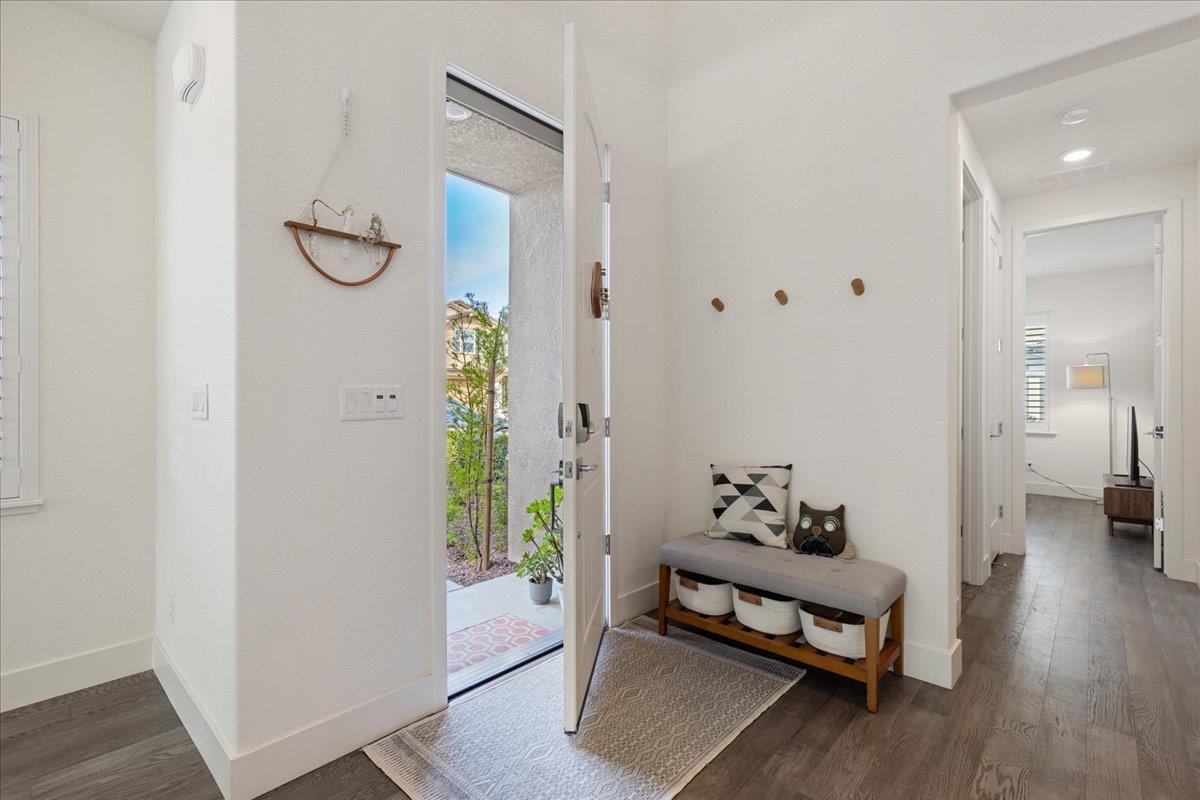 2005 Davoli Court San Ramon, CA 94583 - Photo 5 of 45 Entrance foyer