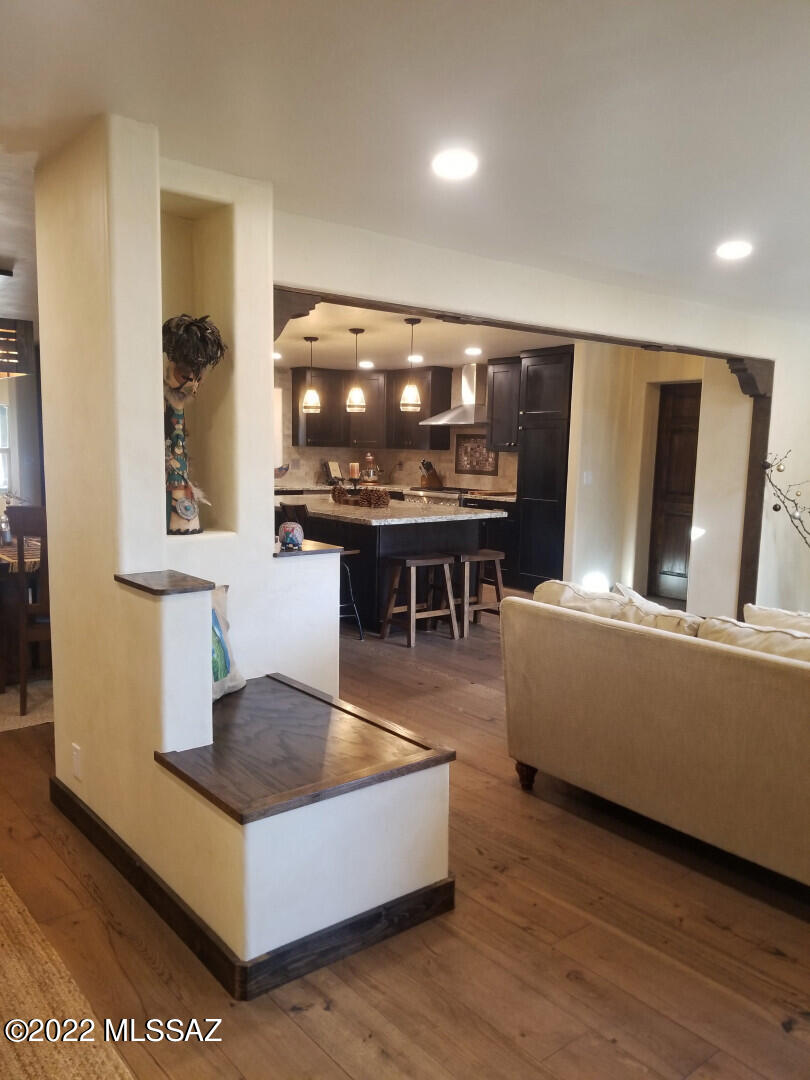 6241 North Valley View Road Tucson, AZ 85718 - Photo 6 of 40