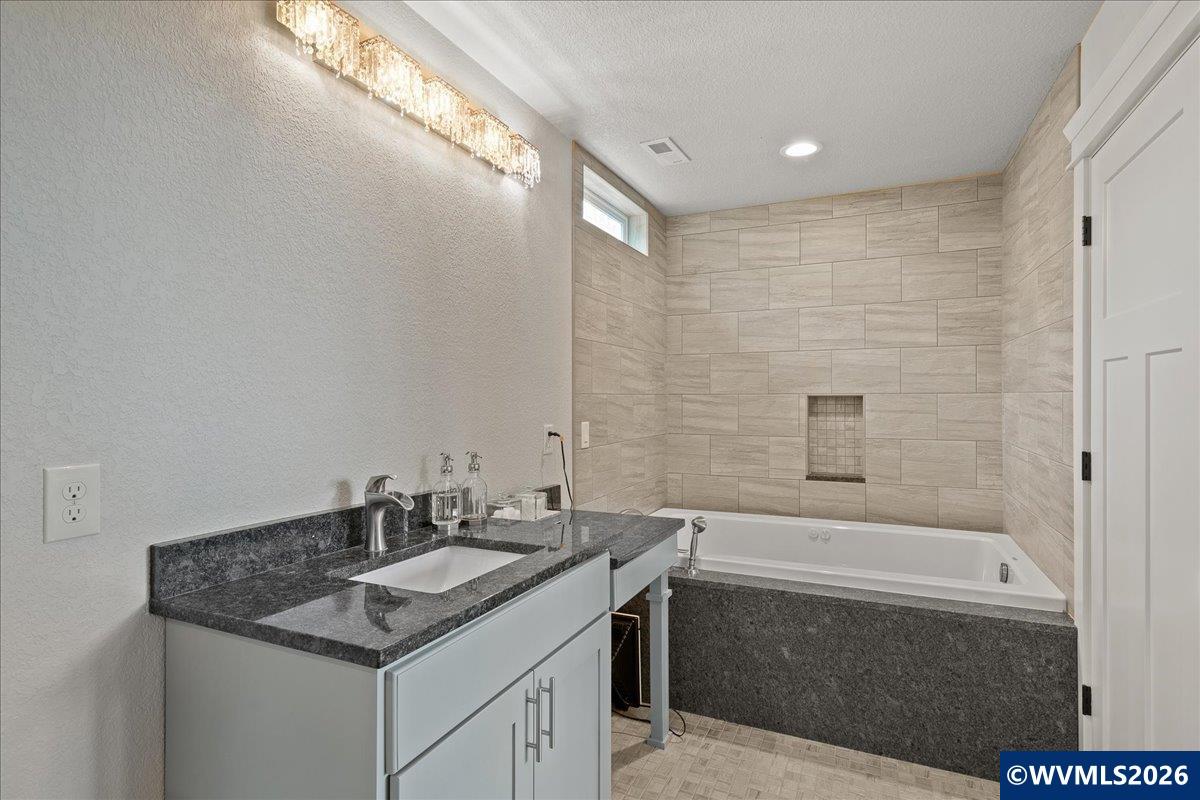 4098 Portland Road Northeast Salem, OR 97301 - Photo 28 of 44