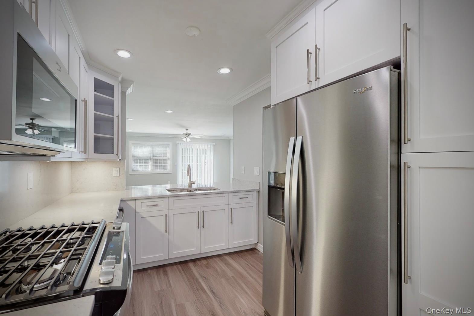 100 Saddle Cove Road, Unit 307 Bohemia, NY 11716 - Photo 4 of 16
