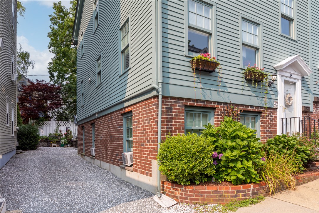 48 William Street Newport, RI 02840 - Photo 2 of 32