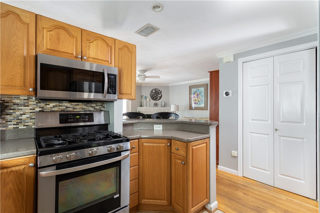 48 William Street Newport, RI 02840 - Photo 3 of 32