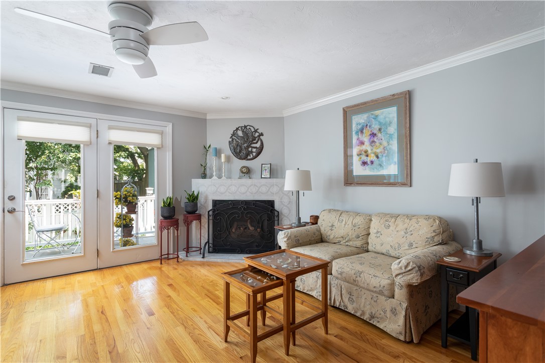 48 William Street Newport, RI 02840 - Photo 7 of 32