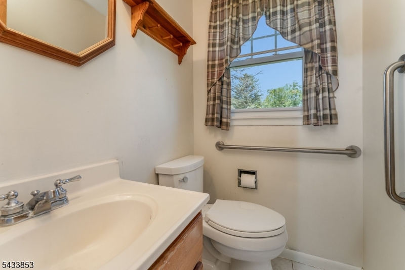 44 Pleasant Valley Road Washington, NJ 07882 - Photo 14 of 37