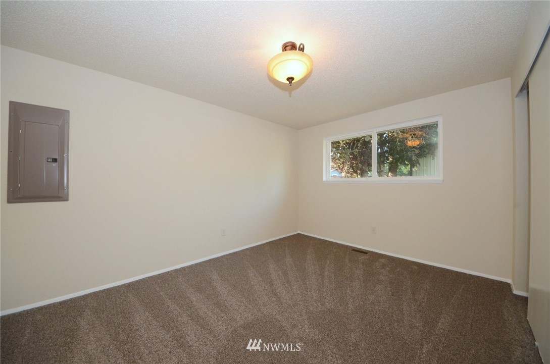 10120 Albany Place Southwest Rochester, WA 98579 - Photo 12 of 25