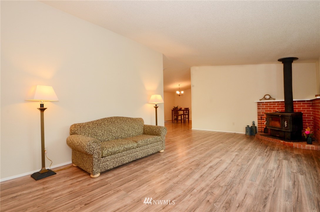 10120 Albany Place Southwest Rochester, WA 98579 - Photo 4 of 25