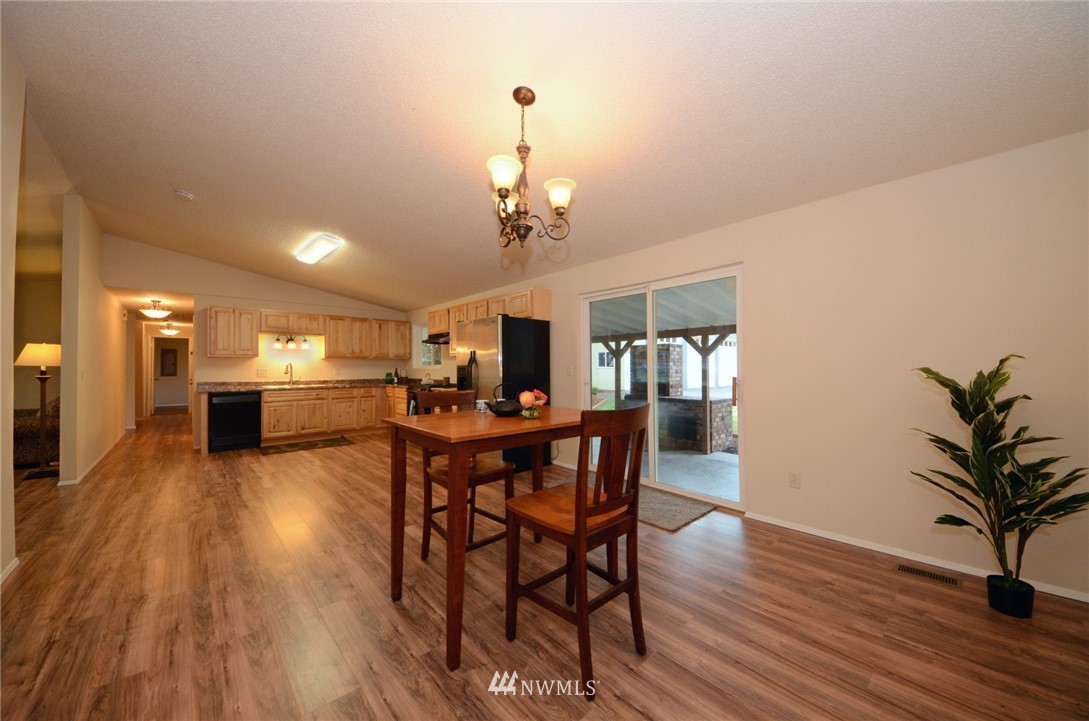 10120 Albany Place Southwest Rochester, WA 98579 - Photo 5 of 25