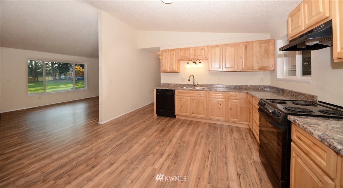 10120 Albany Place Southwest Rochester, WA 98579 - Photo 6 of 25