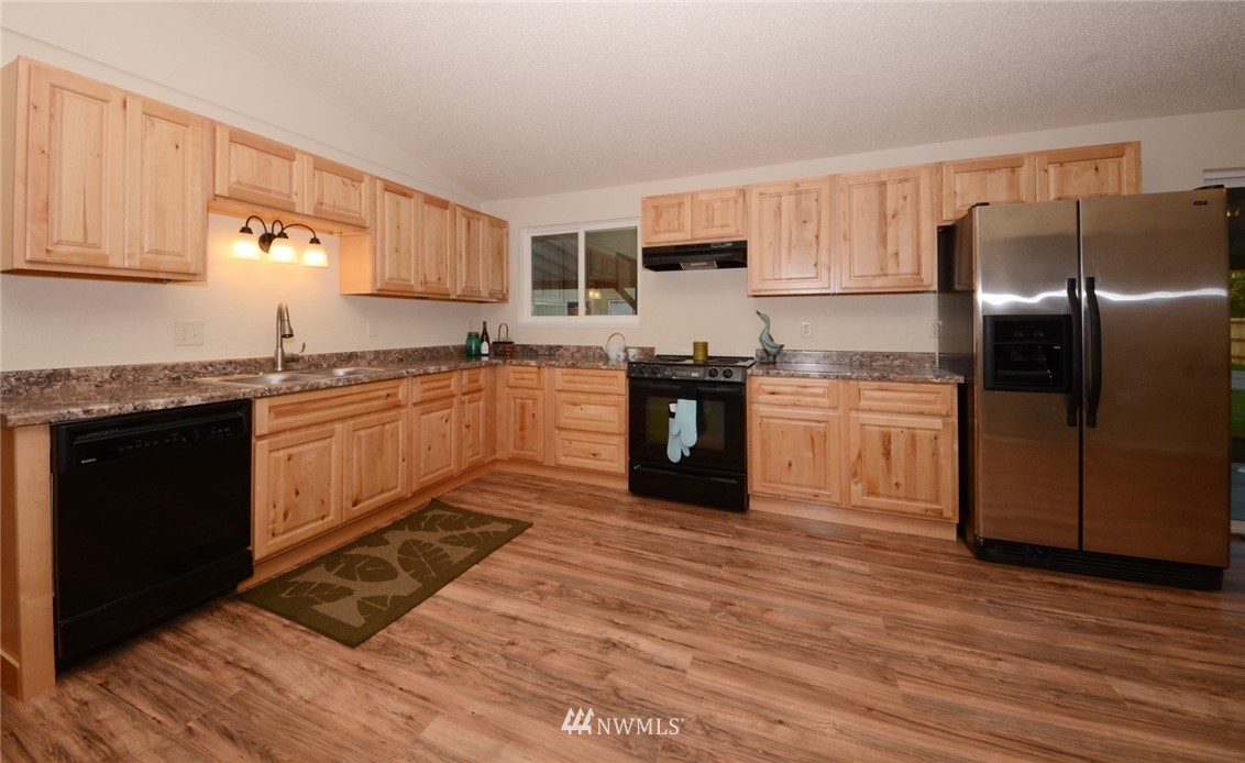 10120 Albany Place Southwest Rochester, WA 98579 - Photo 7 of 25
