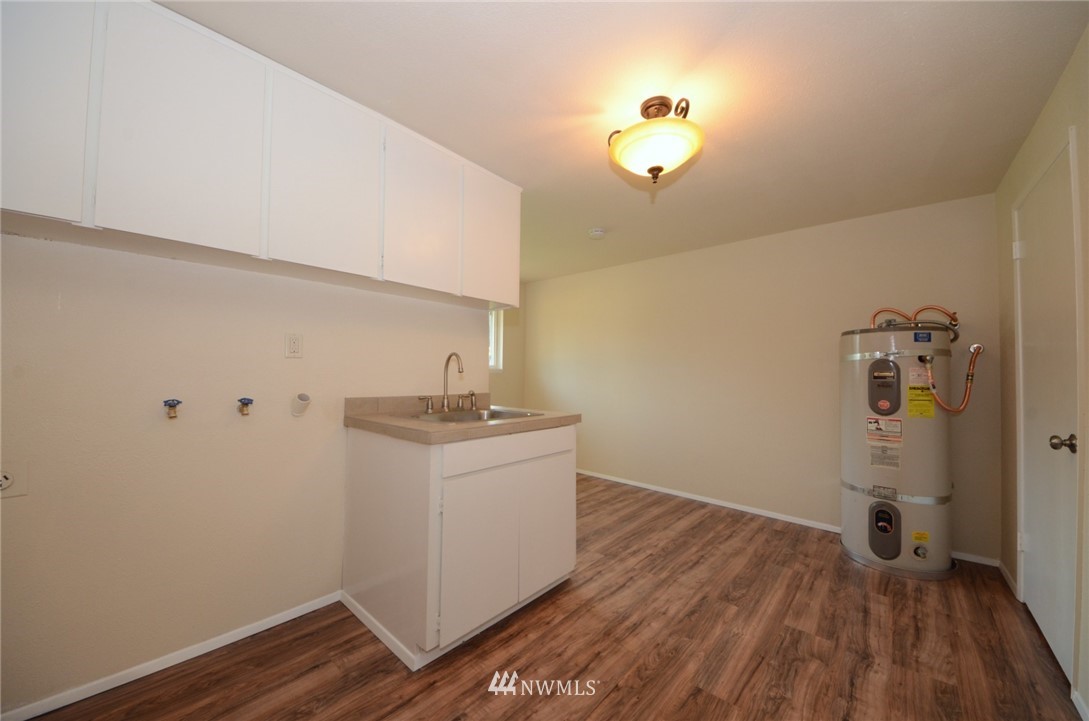 10120 Albany Place Southwest Rochester, WA 98579 - Photo 9 of 25