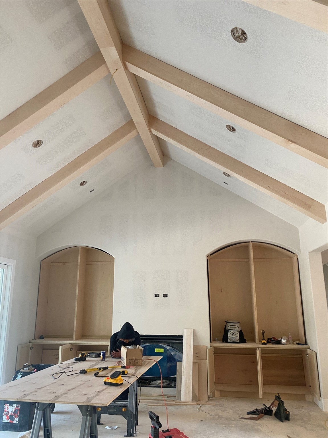 2437 Old Ranch Road Montgomery, TX 77316 - Photo 6 of 11 a workspace with furniture and mirror