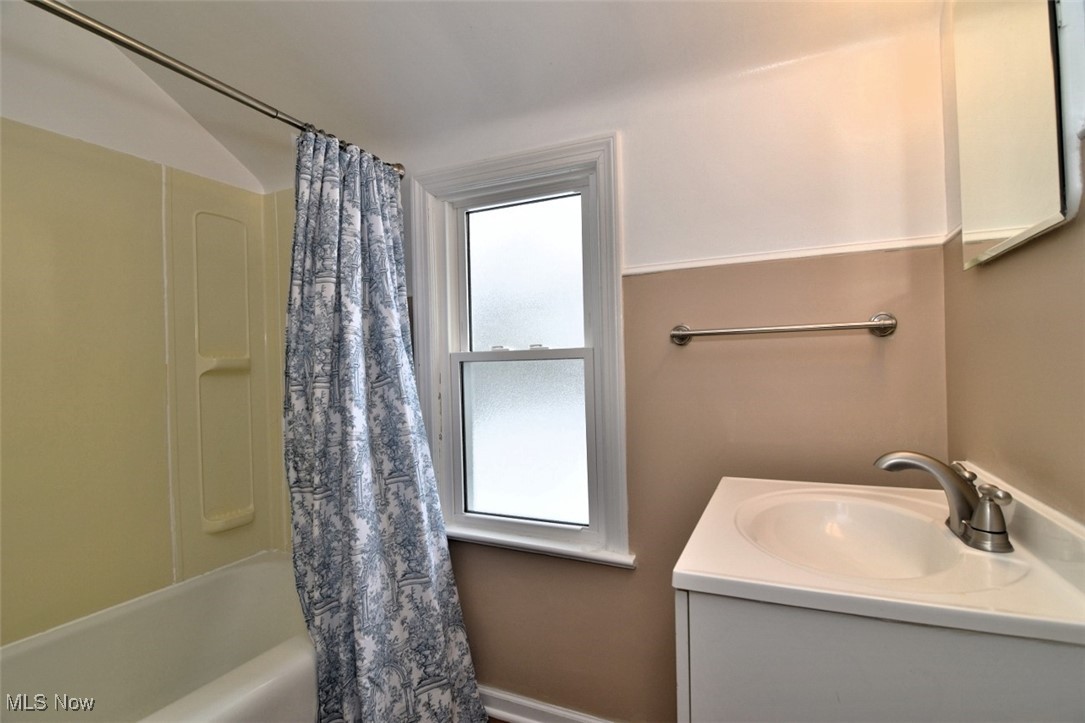 1491 Edgefield Road Cleveland, OH 44124 - Photo 27 of 41