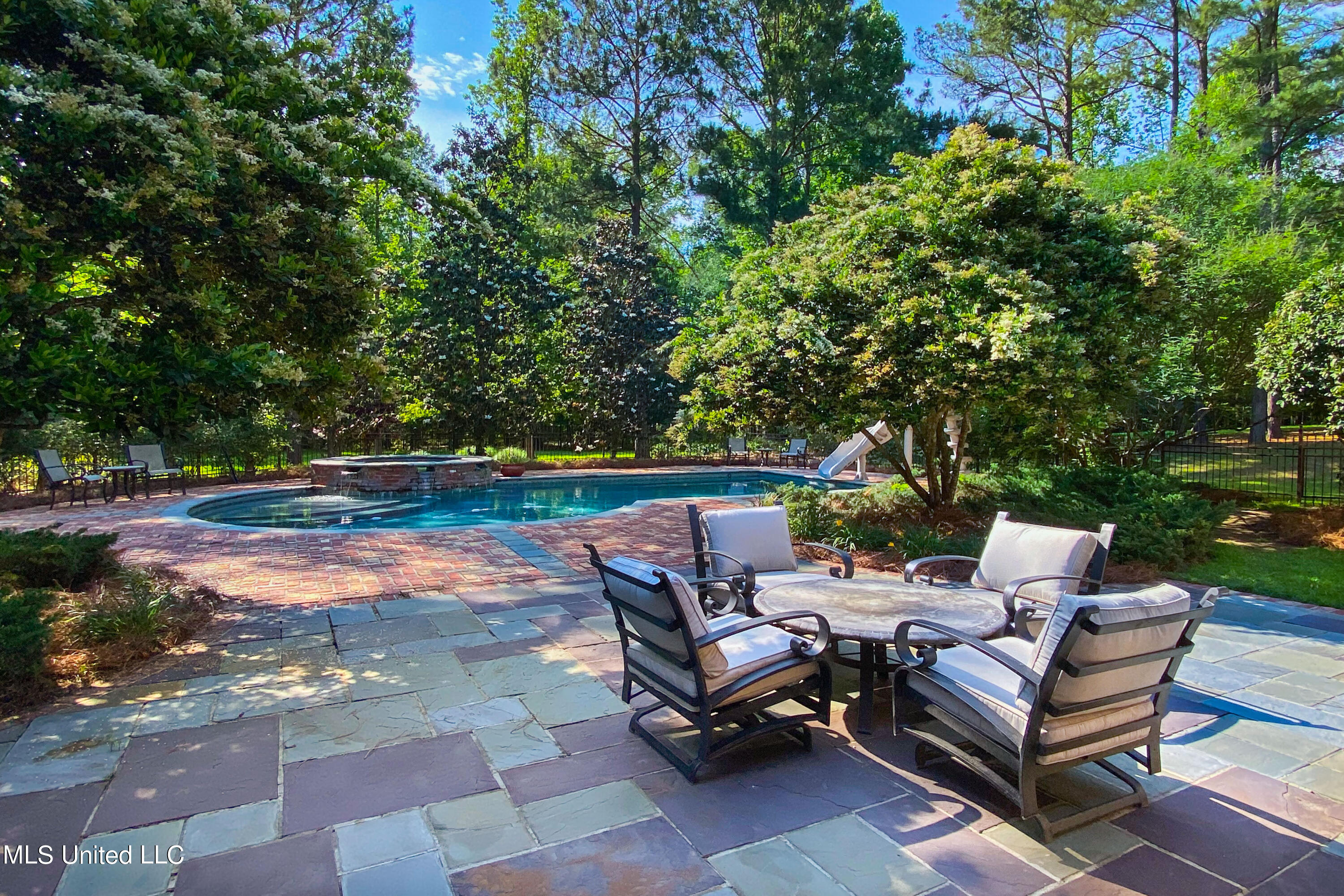 150 Woodmont Way-39