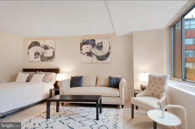 $2,000 | 1111 Arlington Boulevard, Unit 741, Arlington, VA 22209