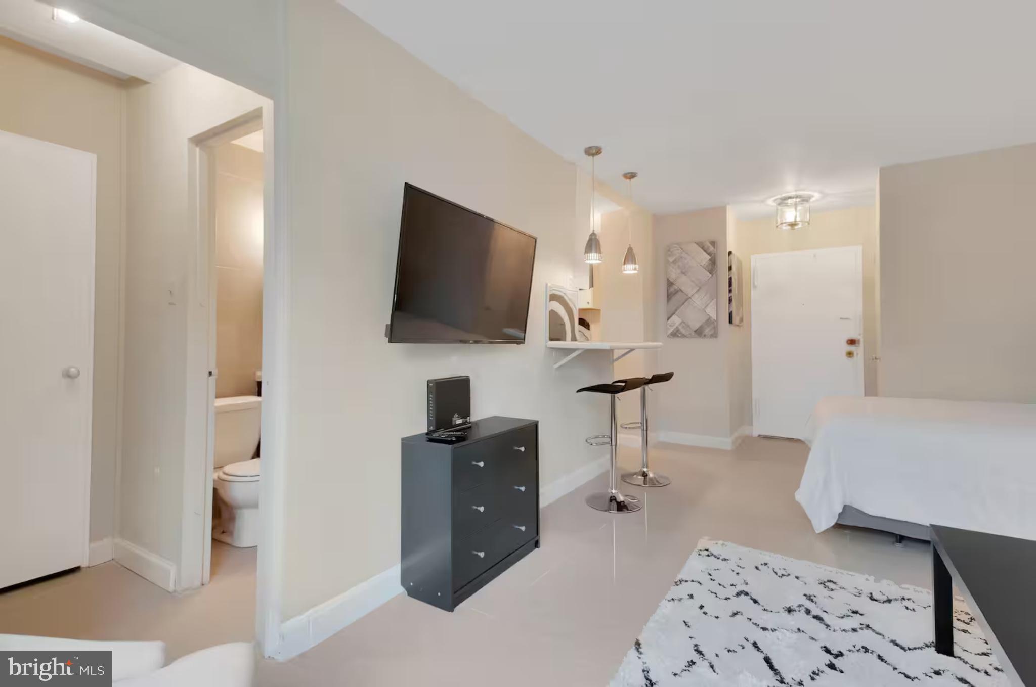 1111 Arlington Boulevard, Unit 741 Arlington, VA 22209 - Photo 3 of 23