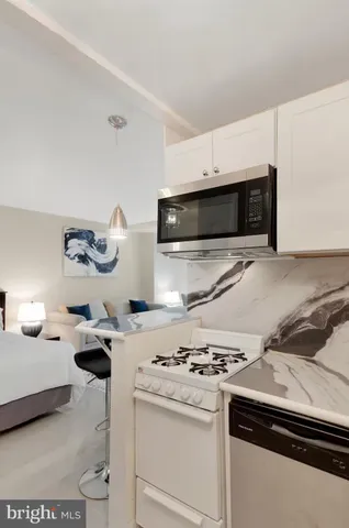 $2,000 | 1111 Arlington Boulevard, Unit 741, Arlington, VA 22209