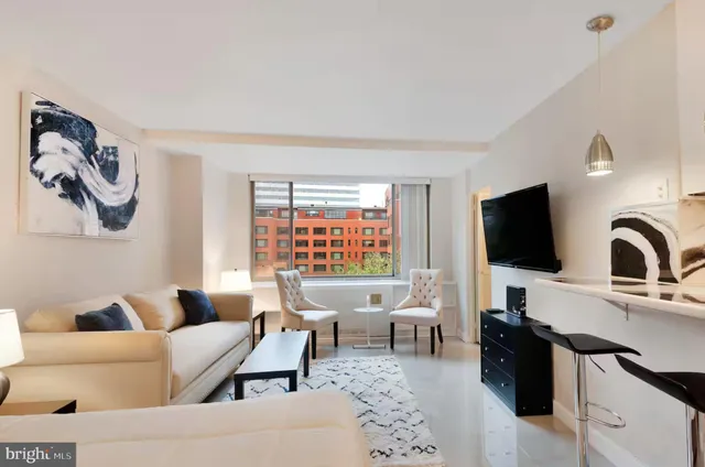 $2,000 | 1111 Arlington Boulevard, Unit 741, Arlington, VA 22209