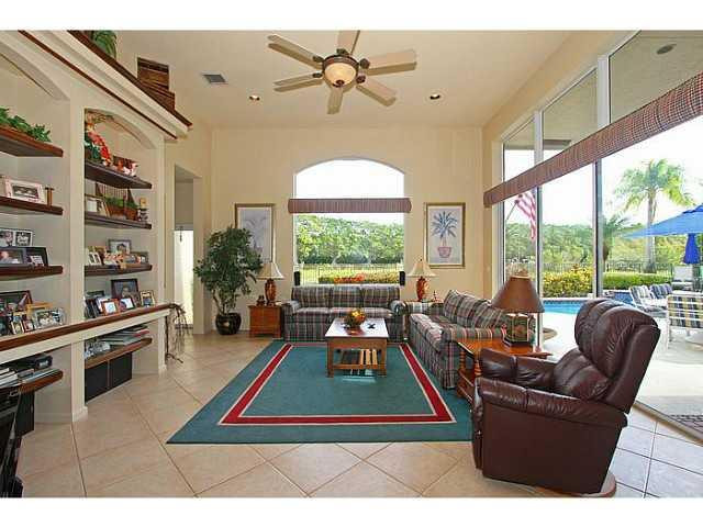 324 Mallard Road Weston, FL 33327 - Photo 11 of 23 Family/Great Room
