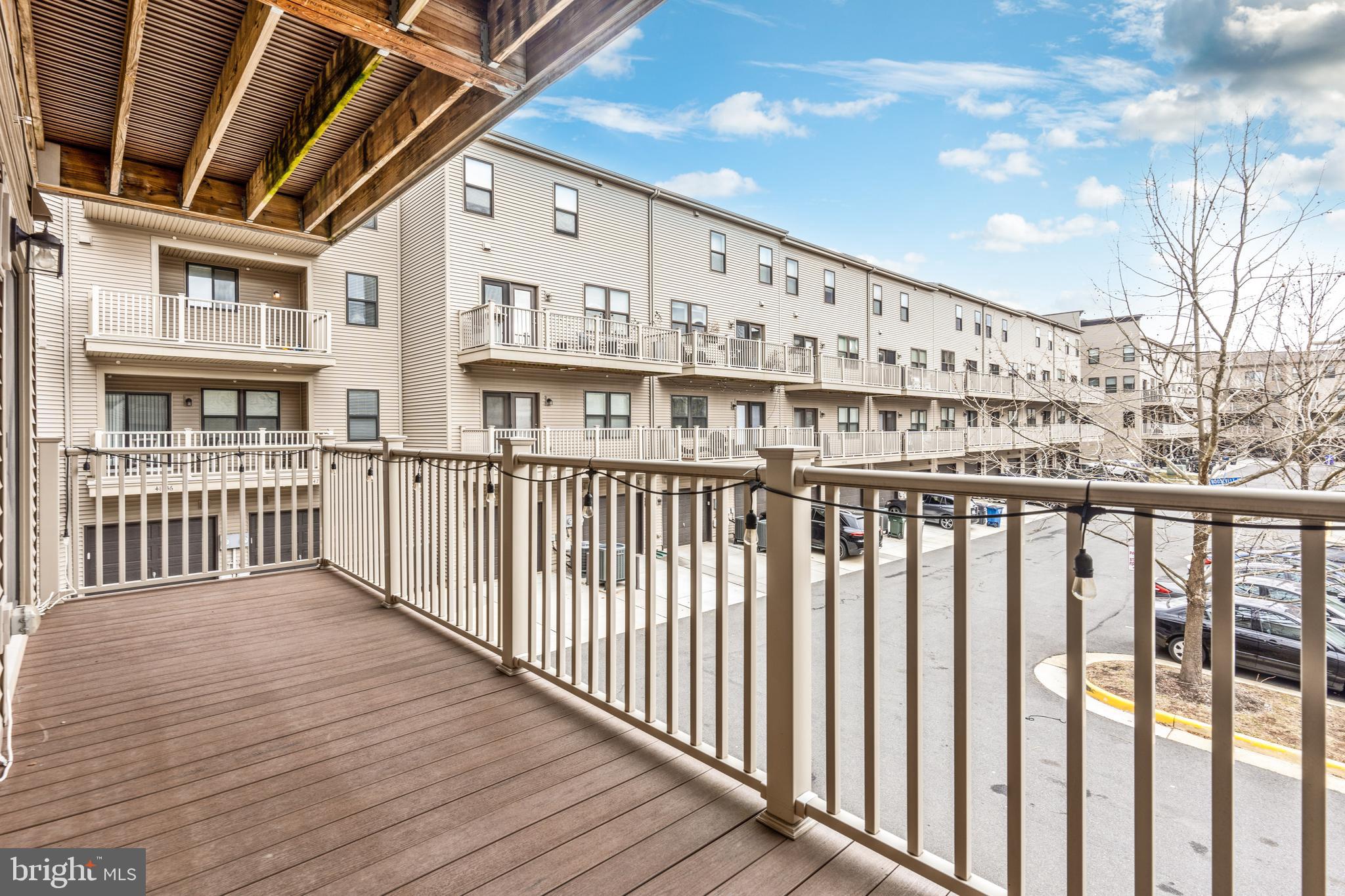 44730 Tiverton Square Ashburn, VA 20147 - Photo 24 of 39 a view of a building from a balcony