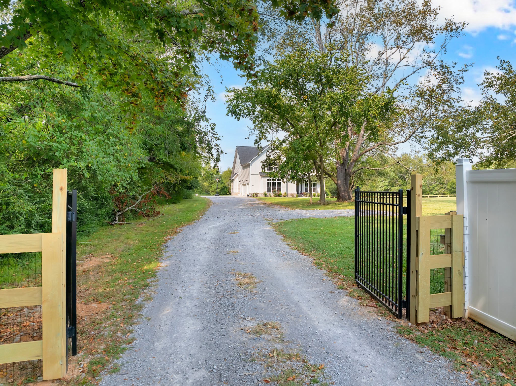 194 Volunteer Road Murfreesboro, TN 37128 - Photo 5 of 87