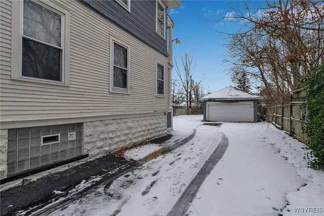 $2,000 | 159 Huntington Avenue, Buffalo, NY 14214