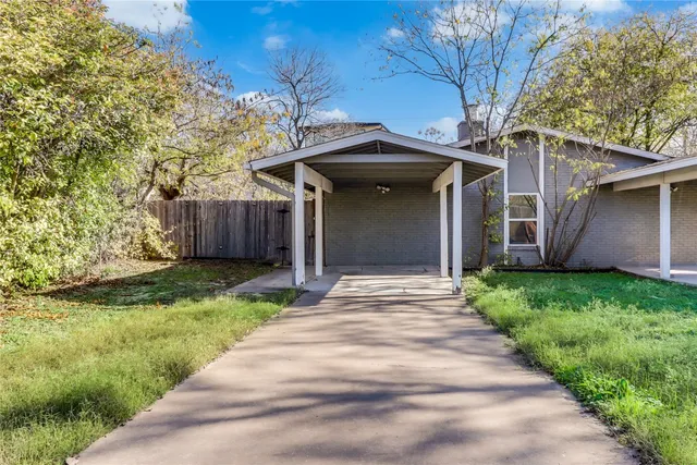 $1,950 | 4909 Hawk Cove, Unit A, Austin, TX 78745
