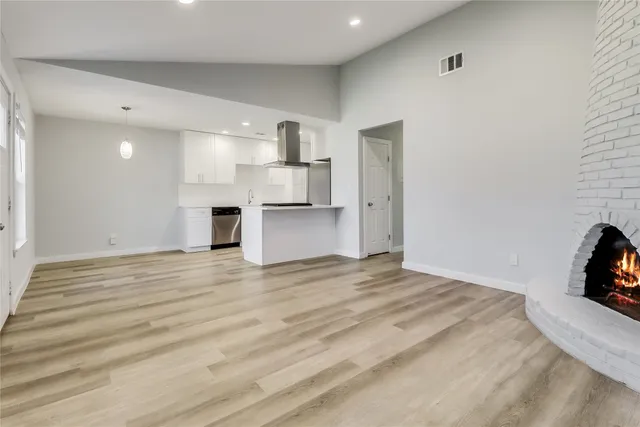 $1,950 | 4909 Hawk Cove, Unit A, Austin, TX 78745