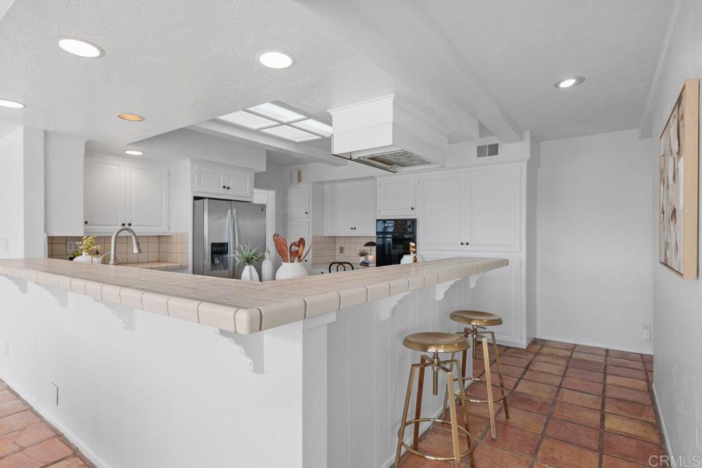 5942 Sagebrush Road La Jolla, CA 92037 - Photo 7 of 25