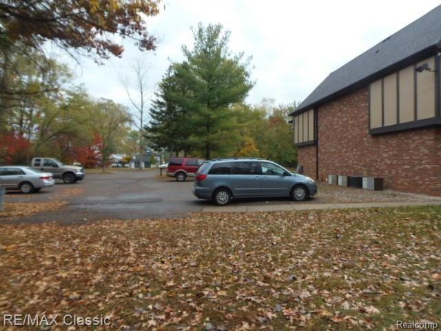 2049 Duck Lake Road North, Unit 6 Highland, MI 48356 - Photo 4 of 12