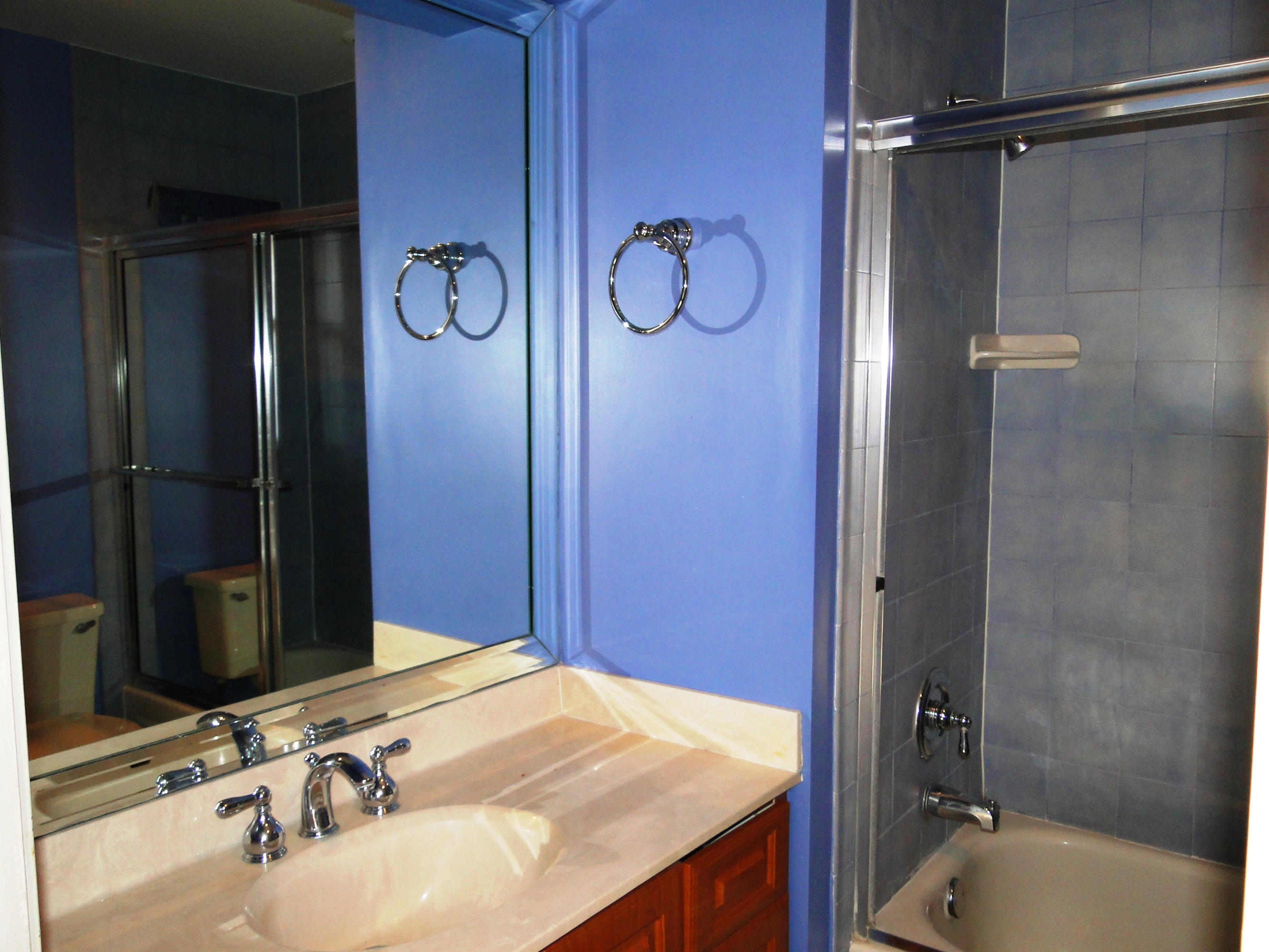 23325 Water Circle Boca Raton, FL 33486 - Photo 17 of 25 second bathroom