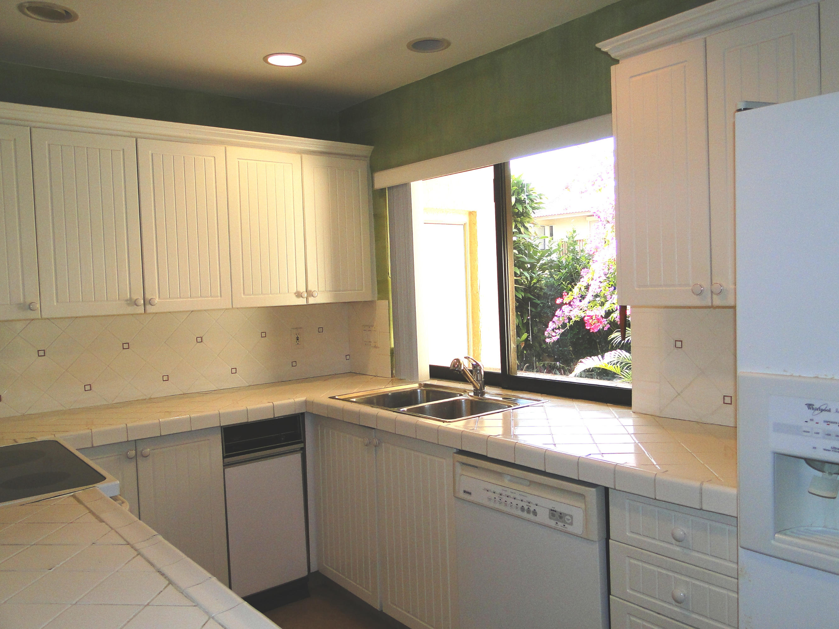23325 Water Circle Boca Raton, FL 33486 - Photo 7 of 25 Kitchen