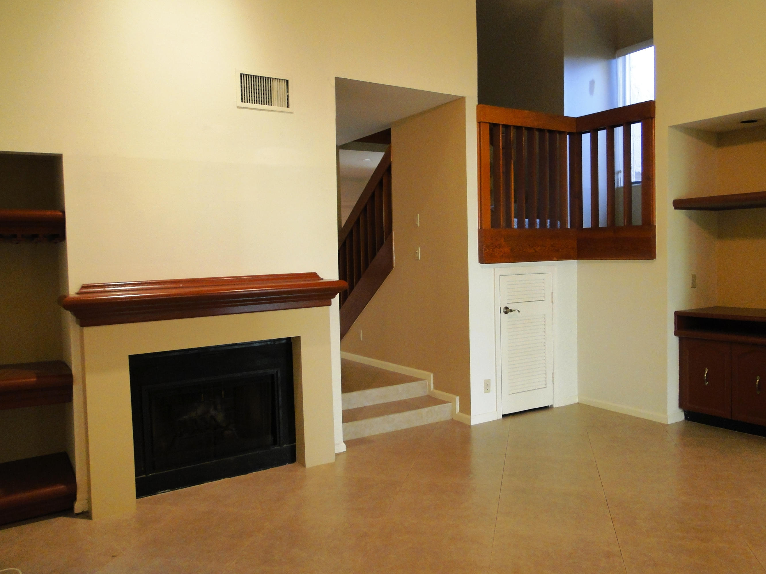 23325 Water Circle Boca Raton, FL 33486 - Photo 9 of 25 Living Room