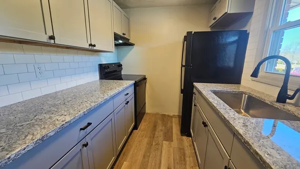 $1,950 | 77 American Legion Highway, Unit 77, Westport, MA 02790