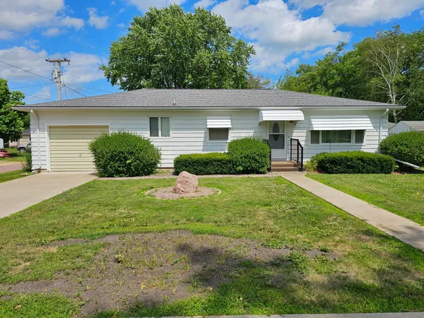 $95,000 | 507 South Elm Street, Lamberton, MN 56152